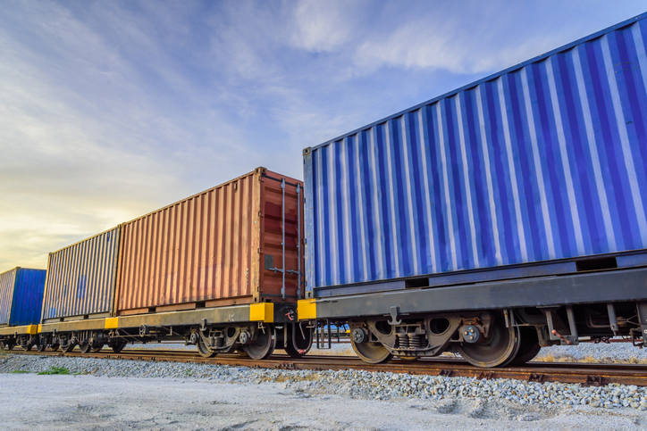 Frakta container inom Europa och till-och från Kina med tågfrakt